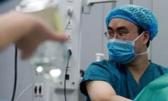  魔术奥基基膝盖手术，赛季提前报销  