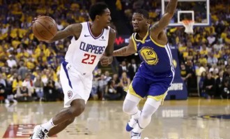 NBA,库里三分绝杀雷霆,勇士终结对手11连胜登顶西部引热议