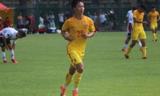  巴黎圣日耳曼青训小将上演帽子戏法  